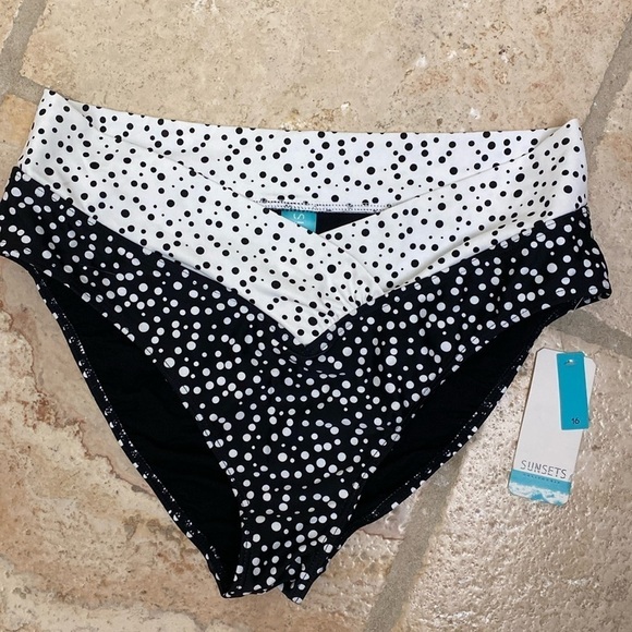 NWT Sunsets Spot On V-Front High Waist Bikini Bottom Women’s 16 Polka dots Swim - Picture 1 of 9